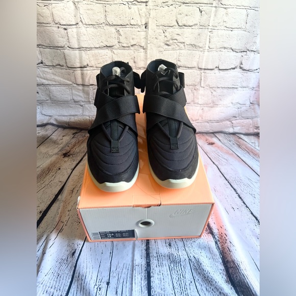 NIKE. Air Fear Of God Raid Black. Size 10.5 - Picture 4 of 13